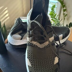 Abella Olive Knit Sneakers - women’s size 11